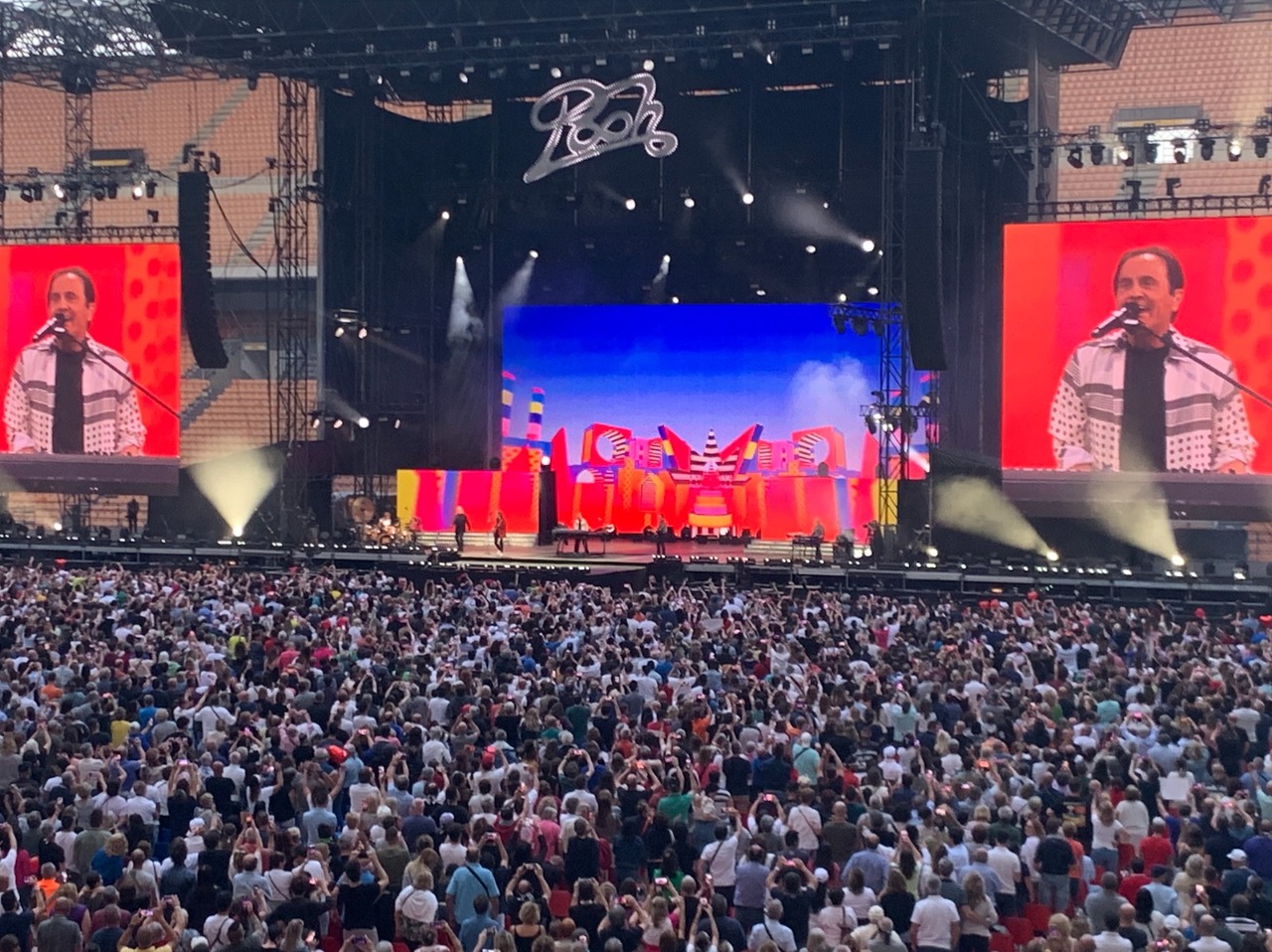 I Pooh incendiano San Siro, parte il tour Amici per sempre «Concerto